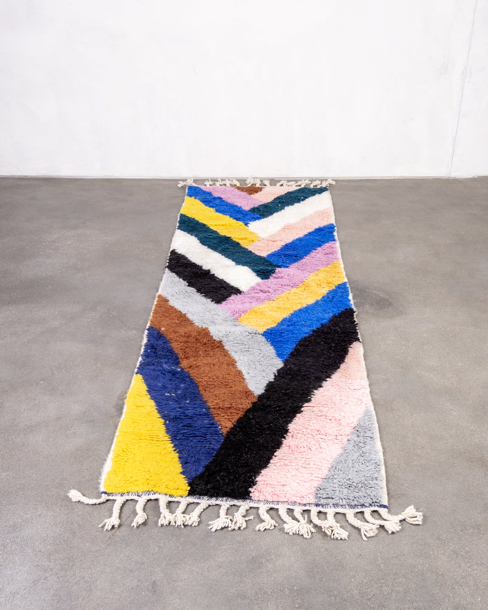 Modern designer handcrafted Berber rug from morocco Beniourain with beautiful colors and patterns